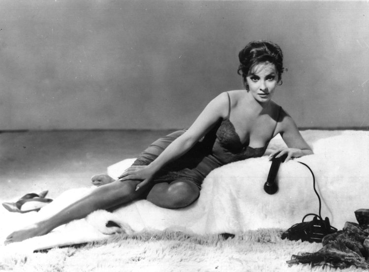 Gina lollobrida nude