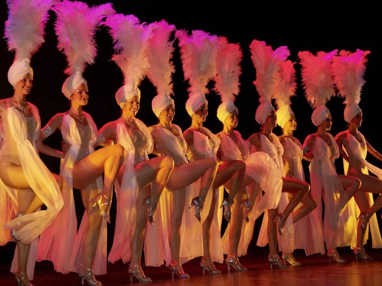 Dancers of Kabaret Mulen Ruzh