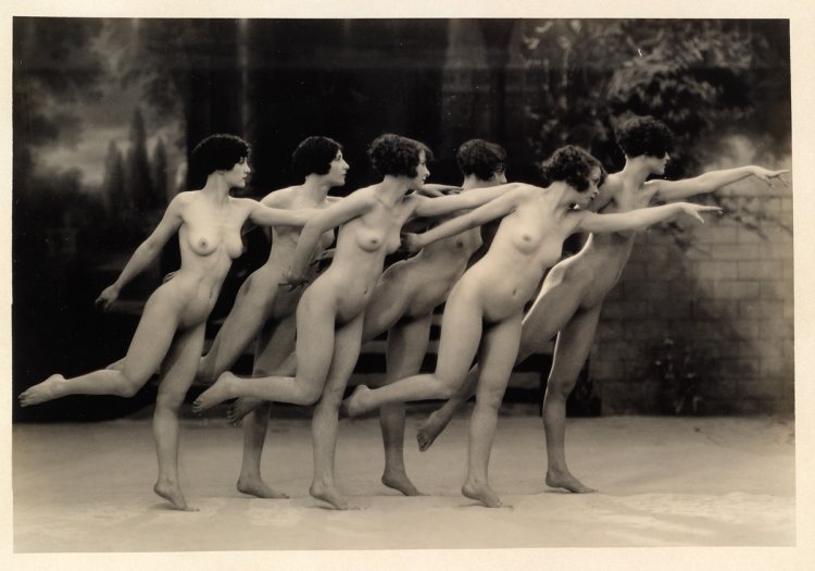 Naked dancers retro