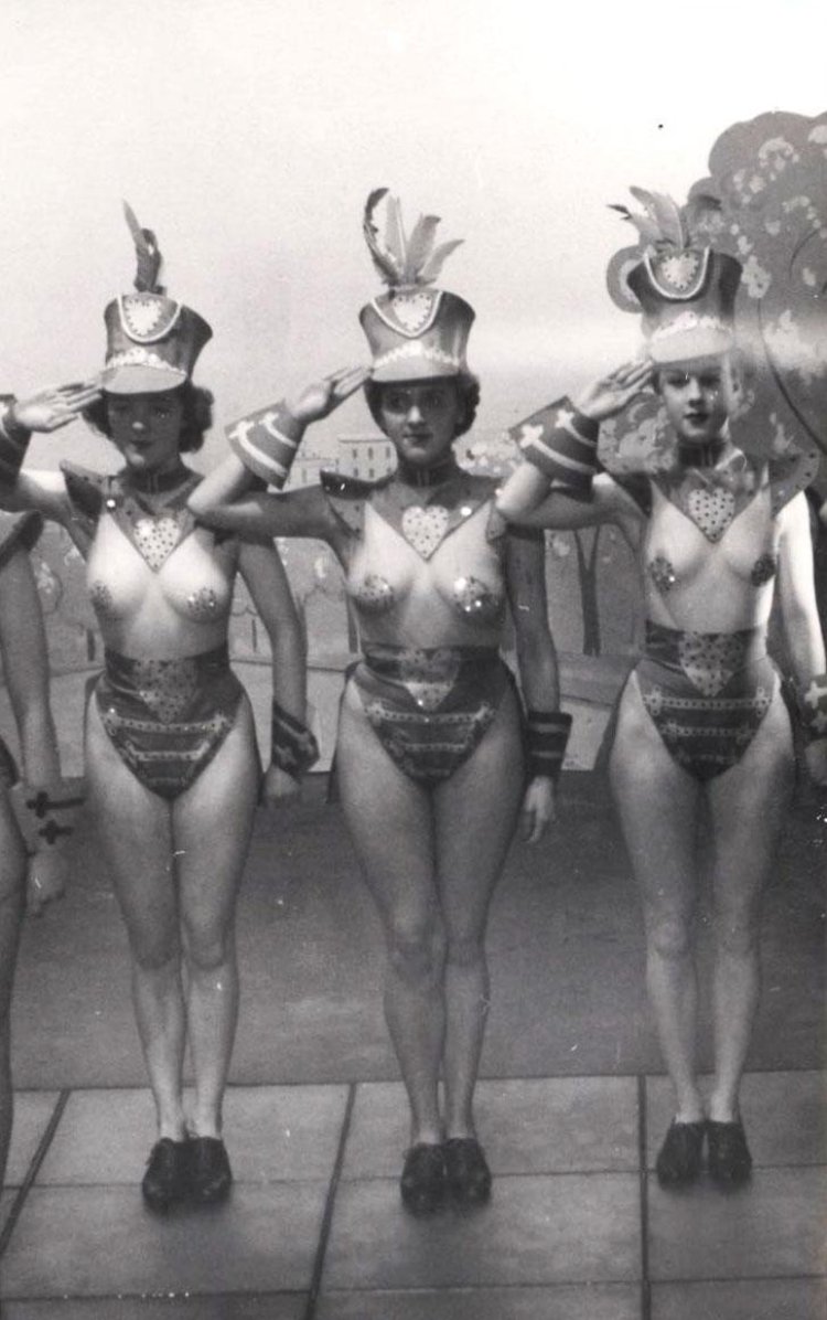 Naked dancers retro