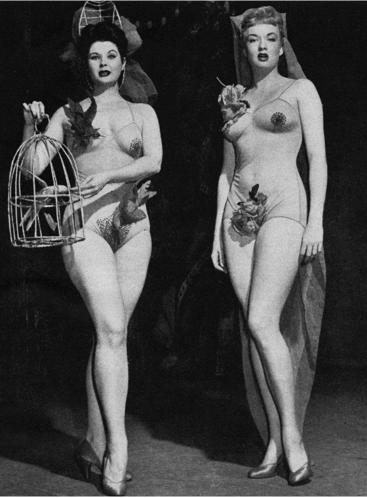 Retro naked women