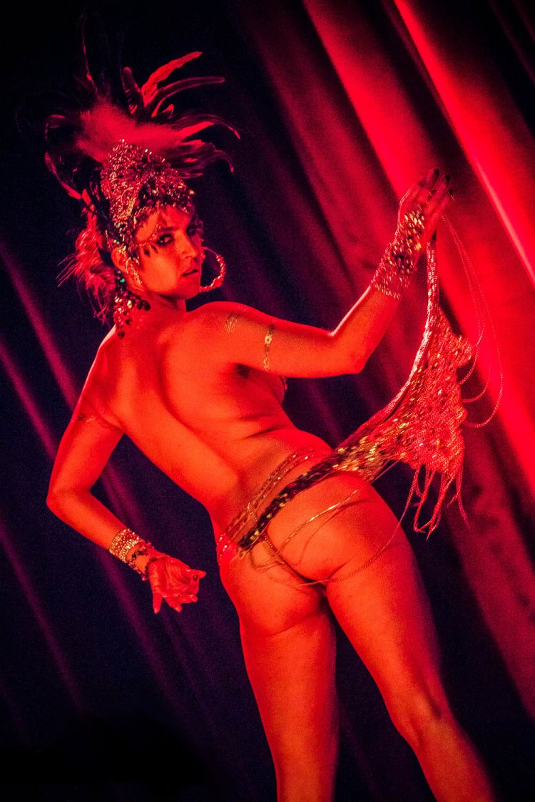 Naked dancers of Burleska