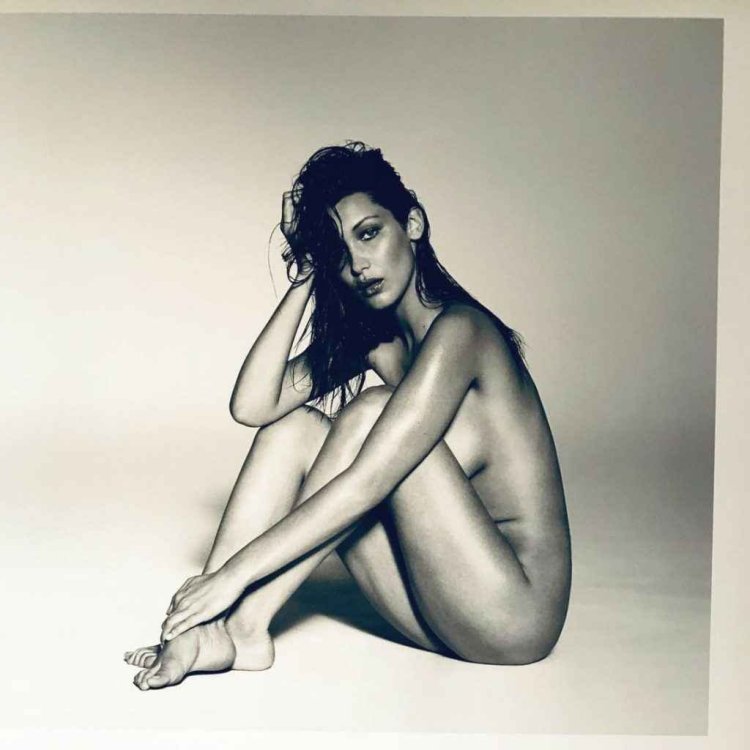 Bella Hadid Naked